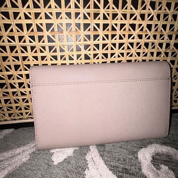 Kate Spade New York Mikas Pond Phoenix Tri-fold Wallet  ♠️Kate Spade Mikas Pond Phoenix Saffiano trifold wallet